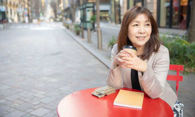 石井 和子さんの右写真